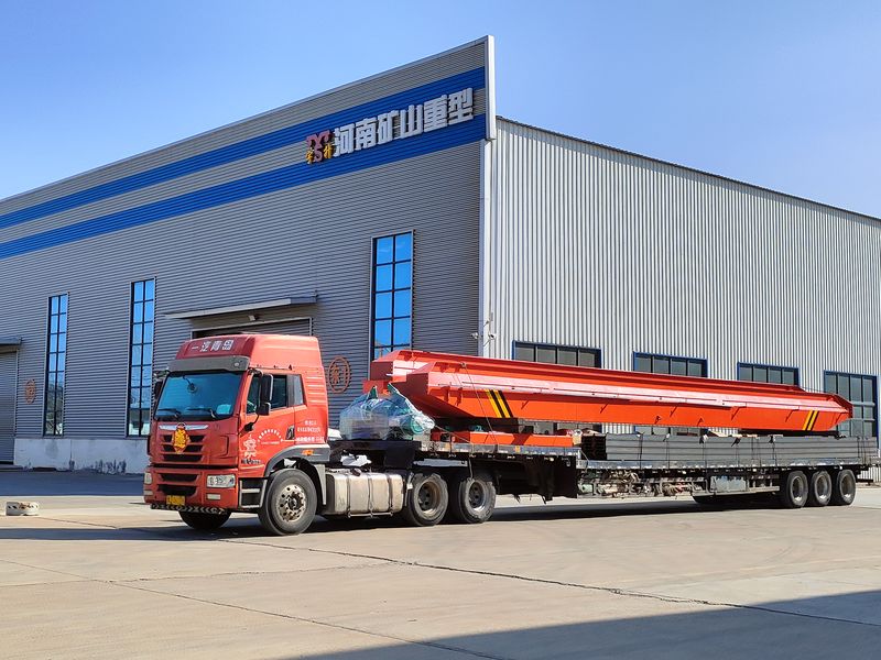 電動(dòng)單梁起重機(jī)，LD20t-26.8m，4臺(tái)，發(fā)往石家莊交付客戶使用。
