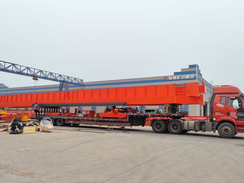 通用橋式起重機(jī) QDXX32/5t—27.7m 制作完成，發(fā)往陜西省銅川市交付客戶使用。